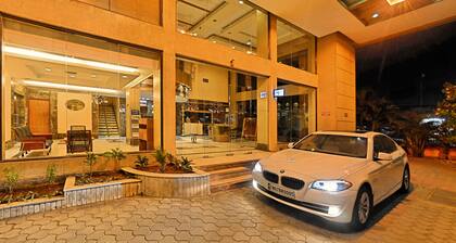 The Hotel Royal Plaza