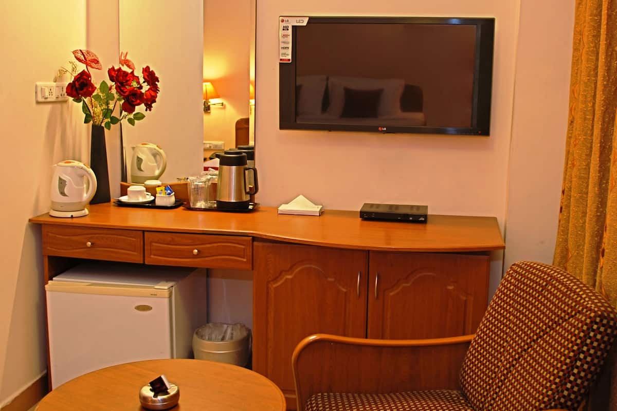 Coffres-forts dans les chambres, bureau, rideaux occultants
