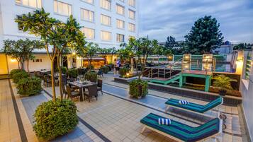 Superior Room, 1 Queen Bed | Interior