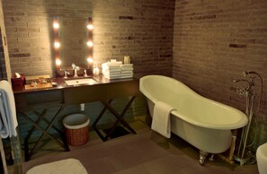 Bathroom - @gallery Suites Shanghai (SHANGHAI)