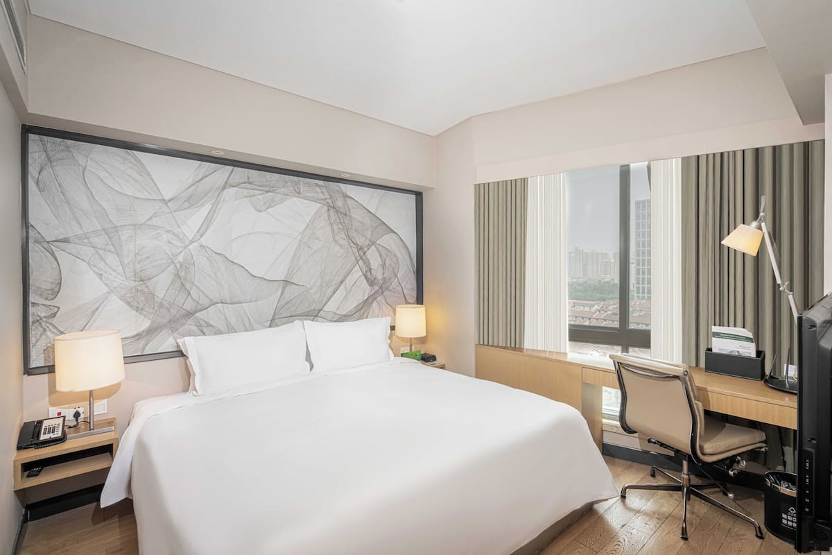 Premium bedding, in-room safe, desk, blackout curtains