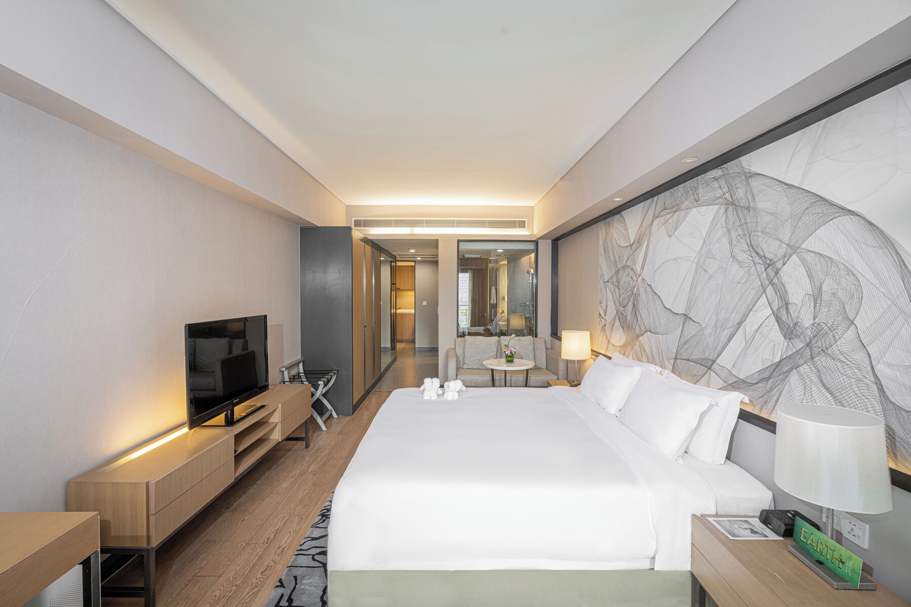 Studio Executive with king bed | Premium bedding, in-room safe, desk, blackout drapes