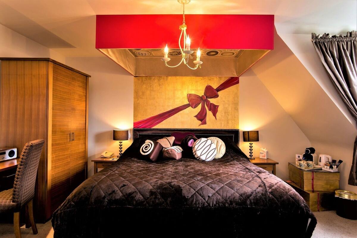 In-room safe, desk, blackout drapes, bed sheets