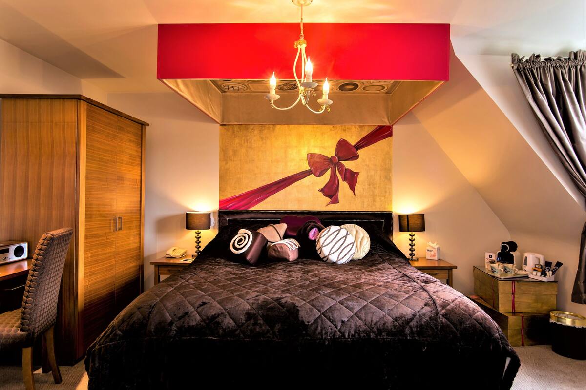 In-room safe, desk, blackout drapes, bed sheets
