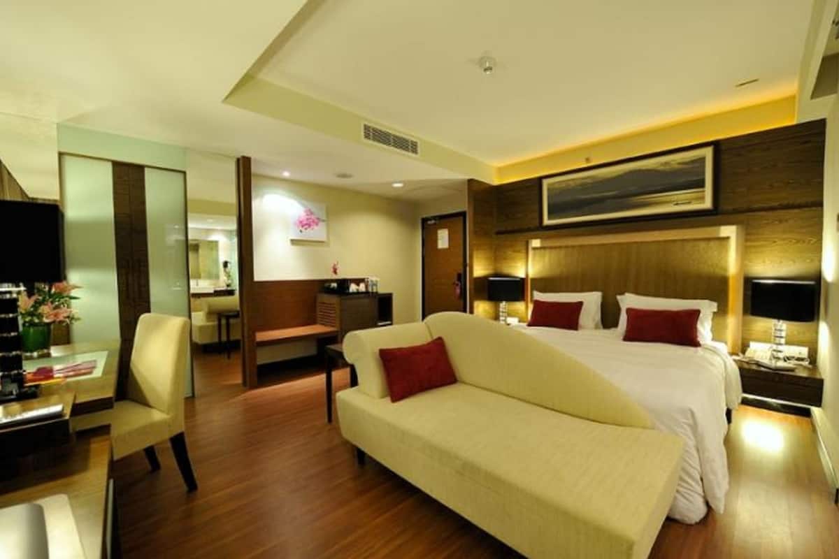 Quarto grand | Cofres nos quartos, ferros/tábuas de passar roupa, roupa de cama