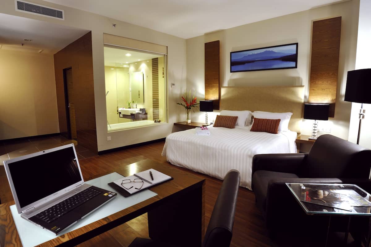In-room safe, iron/ironing board, bed sheets