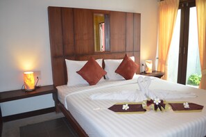 Premium bedding, minibar, in-room safe, desk