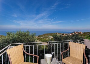 Frette Italian sheets, premium bedding, pillowtop beds, minibar - Il Borgo BagaBaga - Exclusive Country Retreat (Castelsardo)