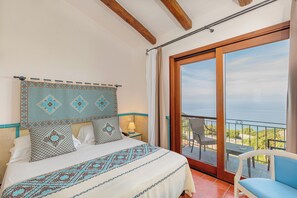 Frette Italian sheets, premium bedding, pillowtop beds, minibar - Il Borgo BagaBaga - Exclusive Country Retreat (Castelsardo)