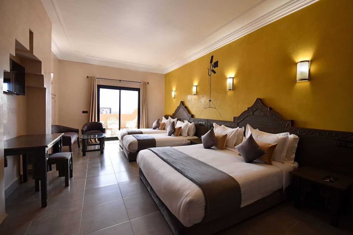 Deluxe Room, 3 Twin Beds | Egyptian cotton sheets, premium bedding, down comforters