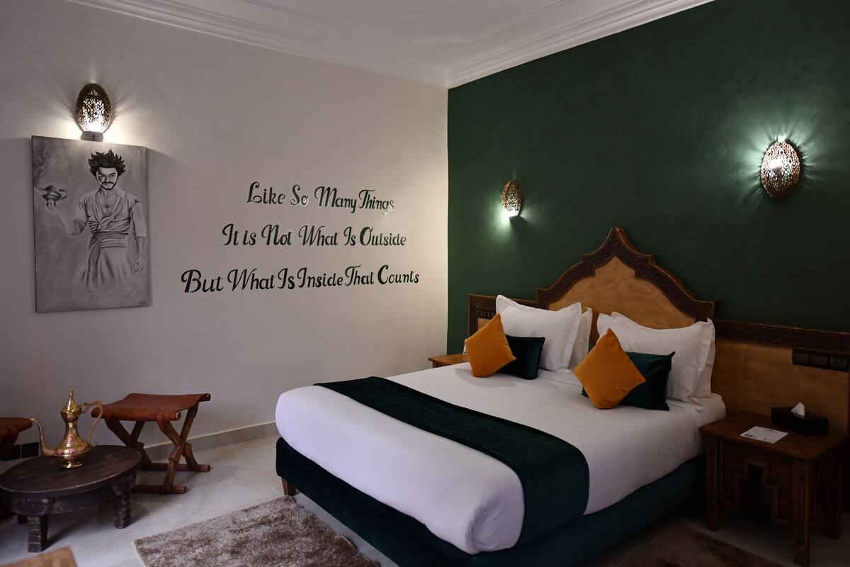 Suite A Theme | Egyptian cotton sheets, premium bedding, down comforters