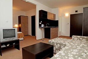 1 bedroom, blackout curtains, iron/ironing board, free cots/infant beds