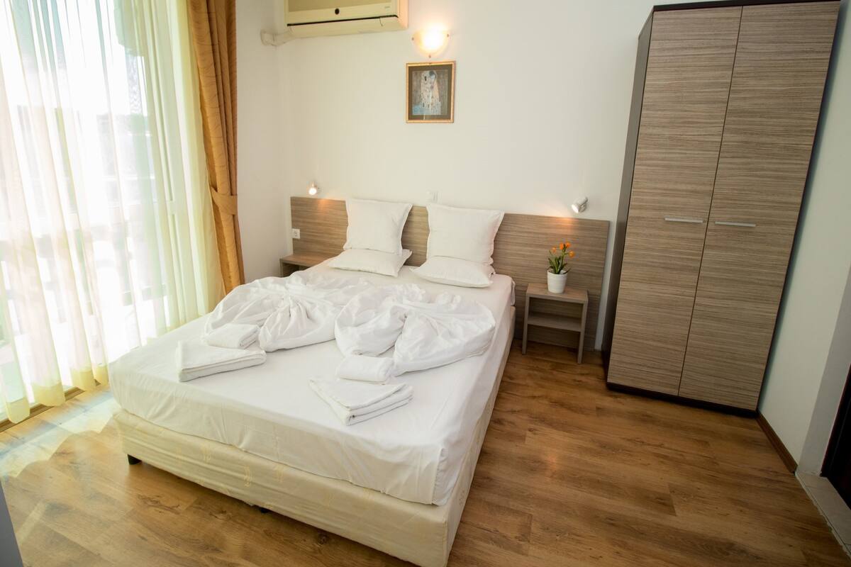1 bedroom, blackout drapes, iron/ironing board (on request)