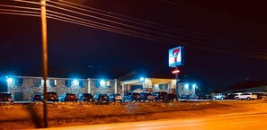 ด้านหน้าที่พัก