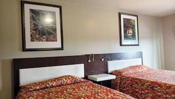 Rum - 2 queensize-sängar - pentry | Gratis extrasängar, gratis wi-fi och sängkläder