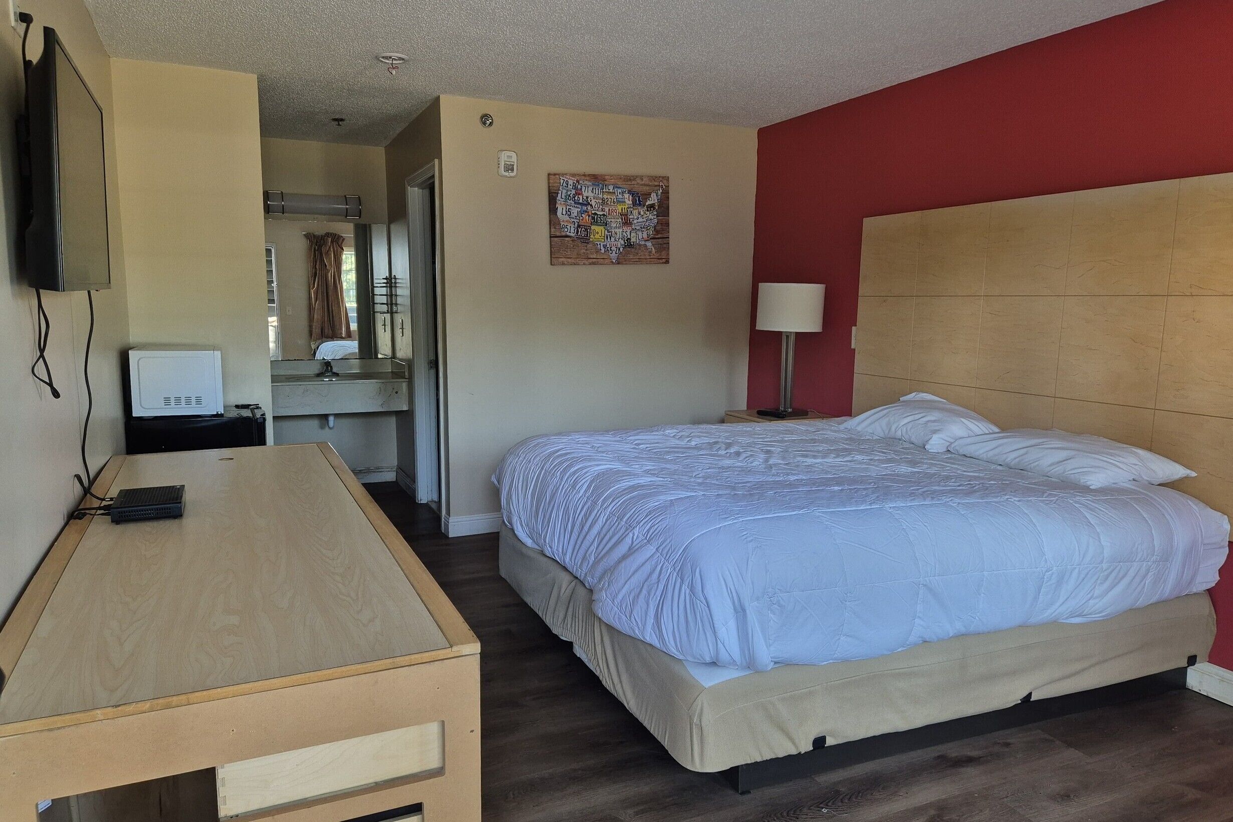 Desk, iron/ironing board, free WiFi, bed sheets