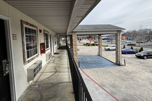 Exterior - General Bragg Inn & Suites Chickamauga (Chickamauga)