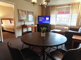 Room, 1 King Bed with Sofa bed | In-room dining