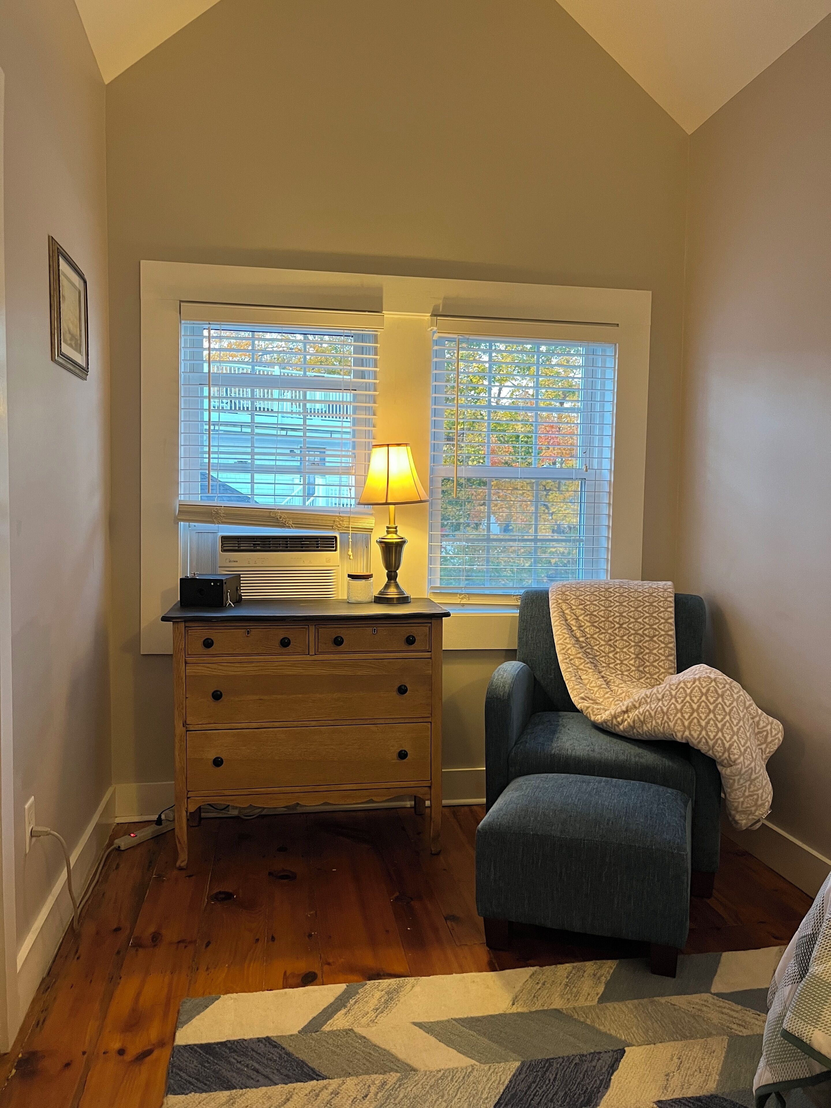 deluxe room | 1 bedroom, in-room safe, individually decorated, individually furnished