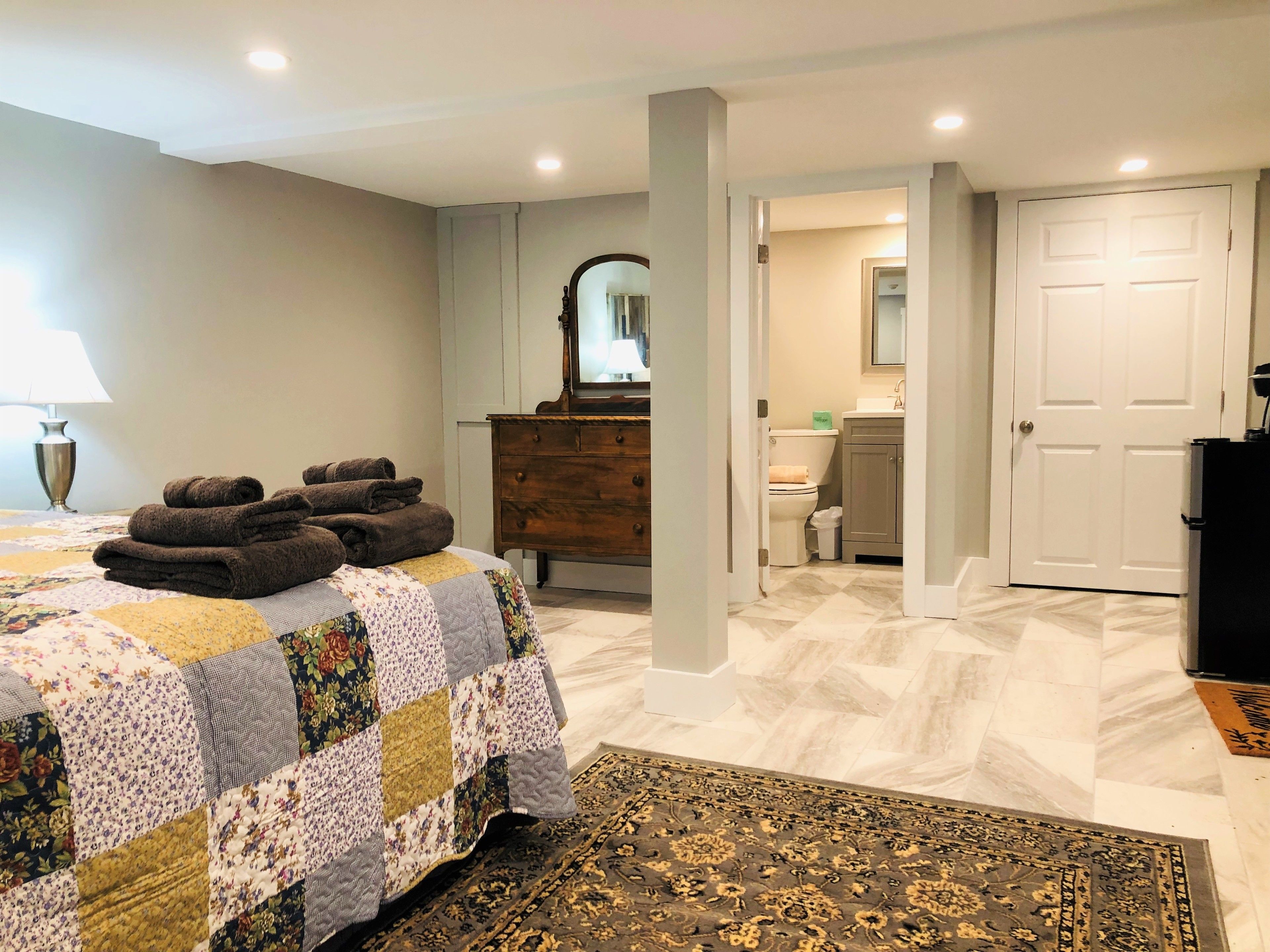 room, terrace | 1 bedroom, in-room safe, individually decorated, individually furnished