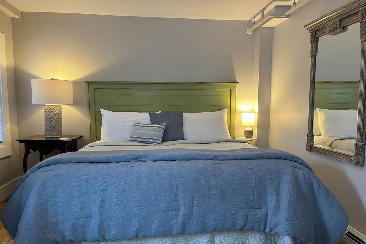 Quarto luxo | 20 quartos, cofres nos quartos, Wi-Fi de cortesia