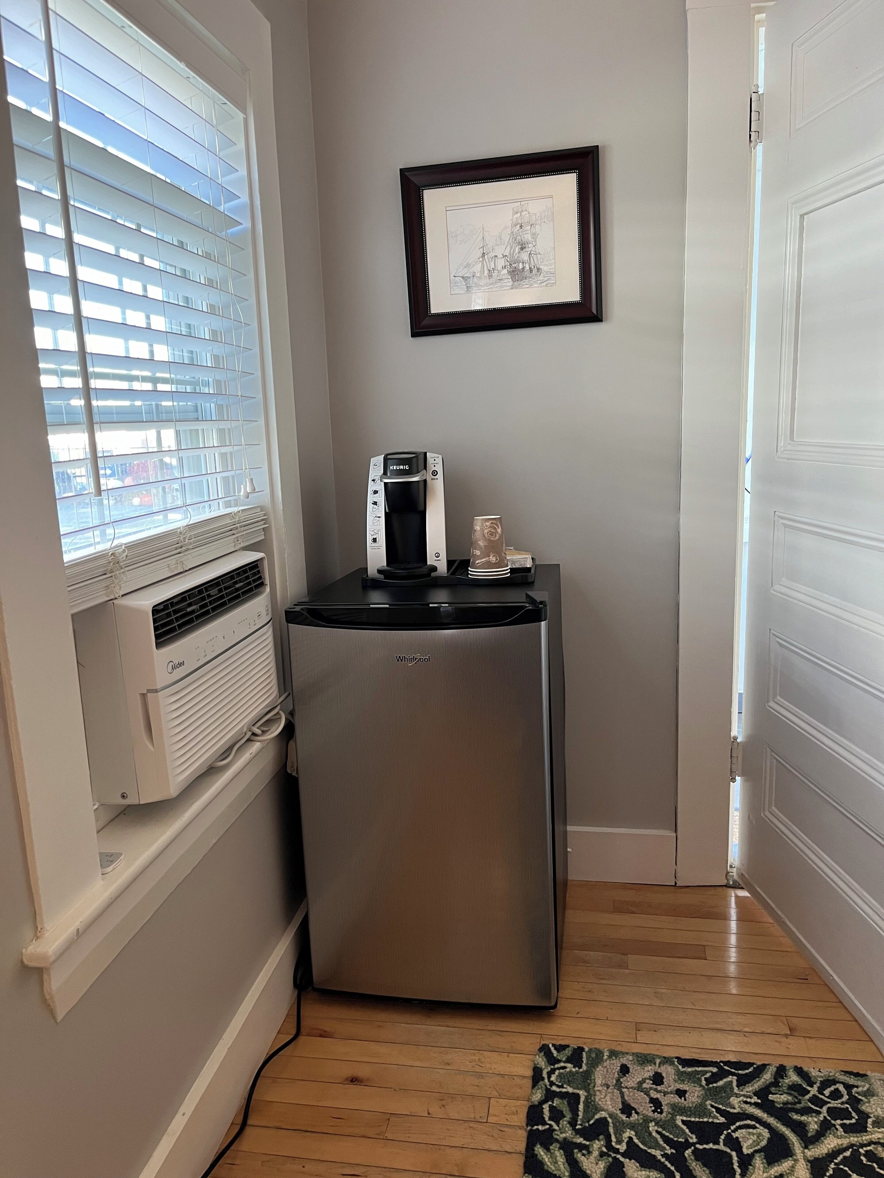 classic room | 1 bedroom, in-room safe, individually decorated, individually furnished