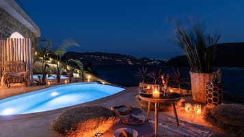 Premium Suite with Private Heated Pool Indoor Hot Tub and Sea View | 1 habitación, ropa de cama hipoalergénica y minibar