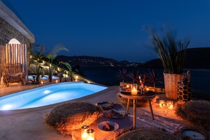 Signature Infinity Bay Suite with Indoor Jetted Tub | 1 υπνοδωμάτιο, υποαλλεργικά κλινοσκεπάσματα, μίνι μπαρ 