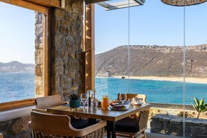 Δωρεάν πρωινό σε μπουφέ καθημερινά 