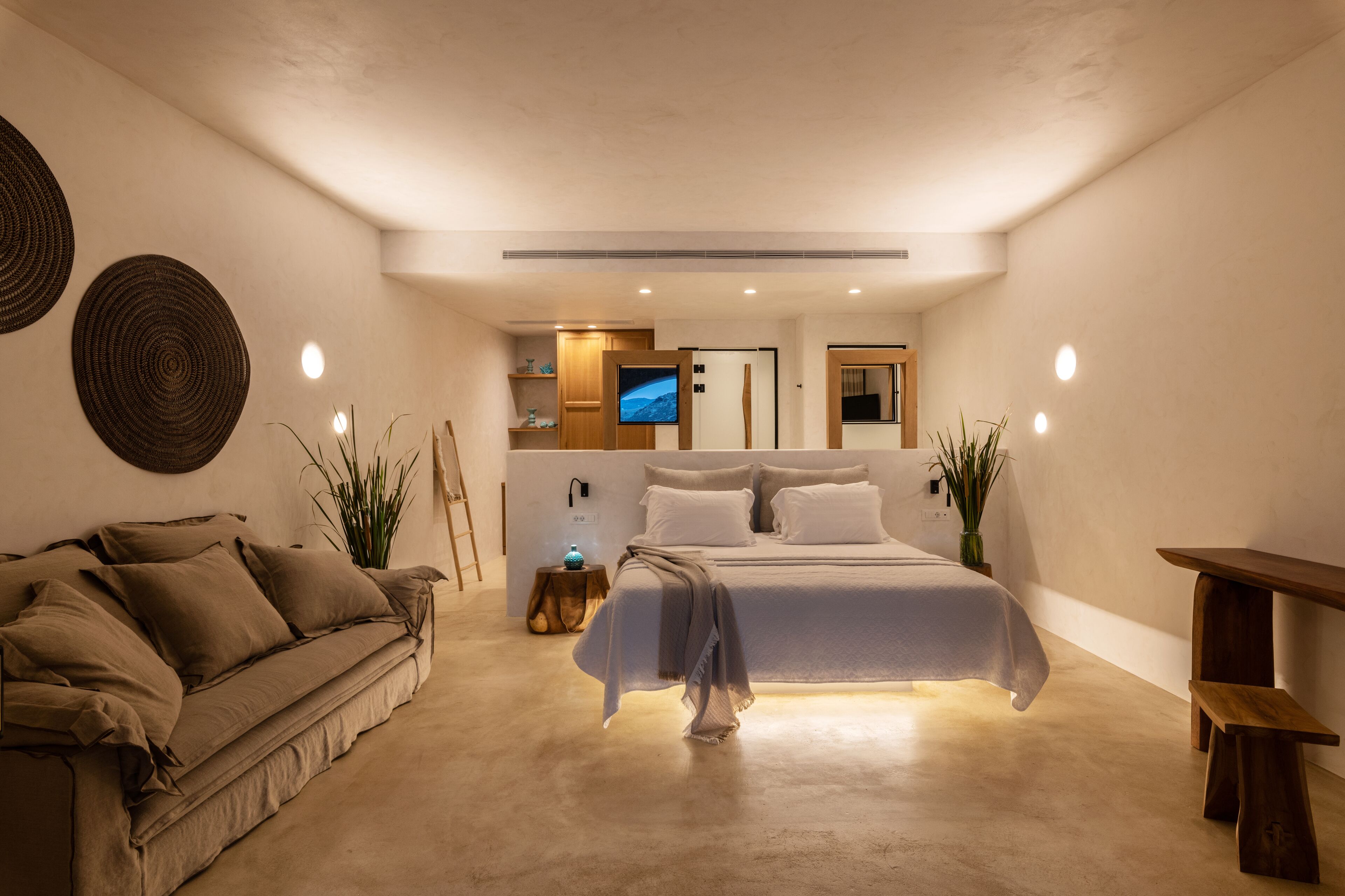 deluxe suite with private heated pool and sea view | 1 bedroom, hypo-allergenic bedding, minibar, in-room safe