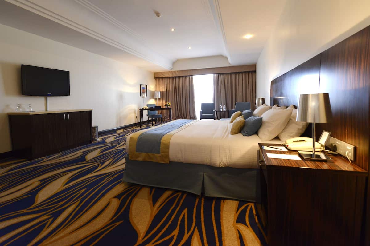 premium bedding, select comfort beds, in-room safe, desk