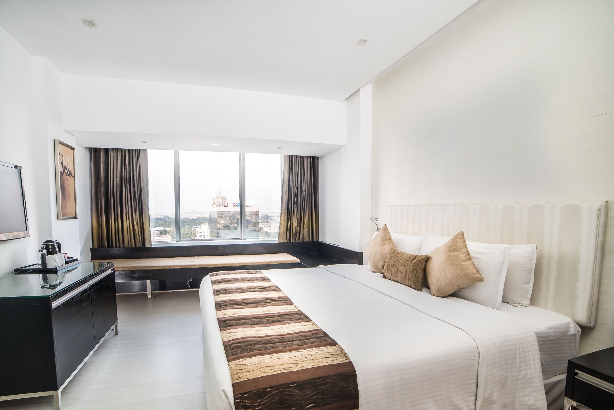 Premium bedding, minibar, in-room safe, desk