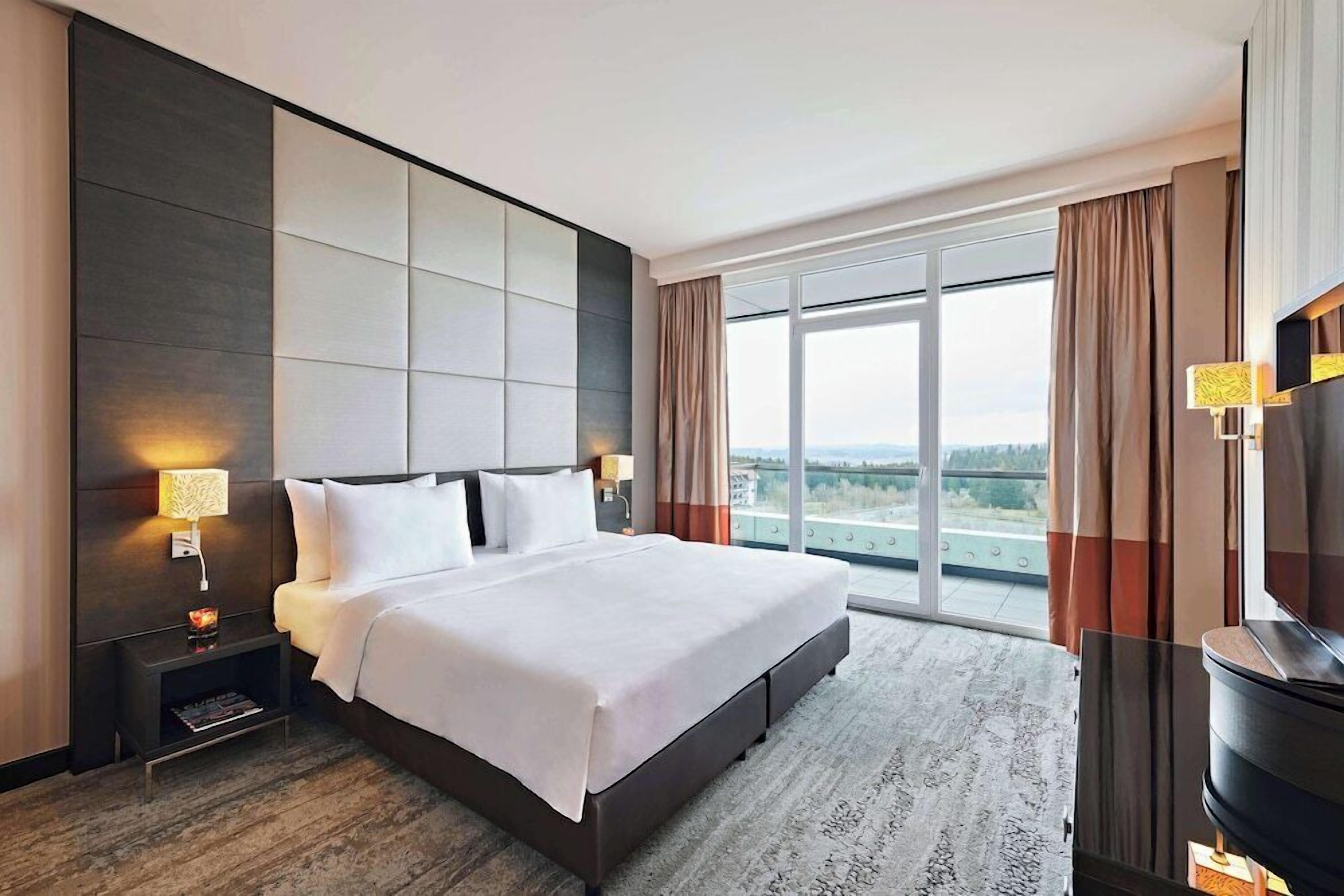 豪華套房 | 低過敏寢具、迷你吧、客房內保險箱、書桌