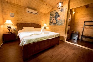 Premium bedding, memory foam beds, individually decorated, free WiFi - Montego Bay Beach Village (Morjim)