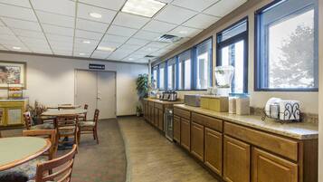 Free daily continental breakfast