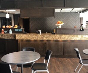 Lobby - Lamplighter Inn & Suites - South (Springfield)