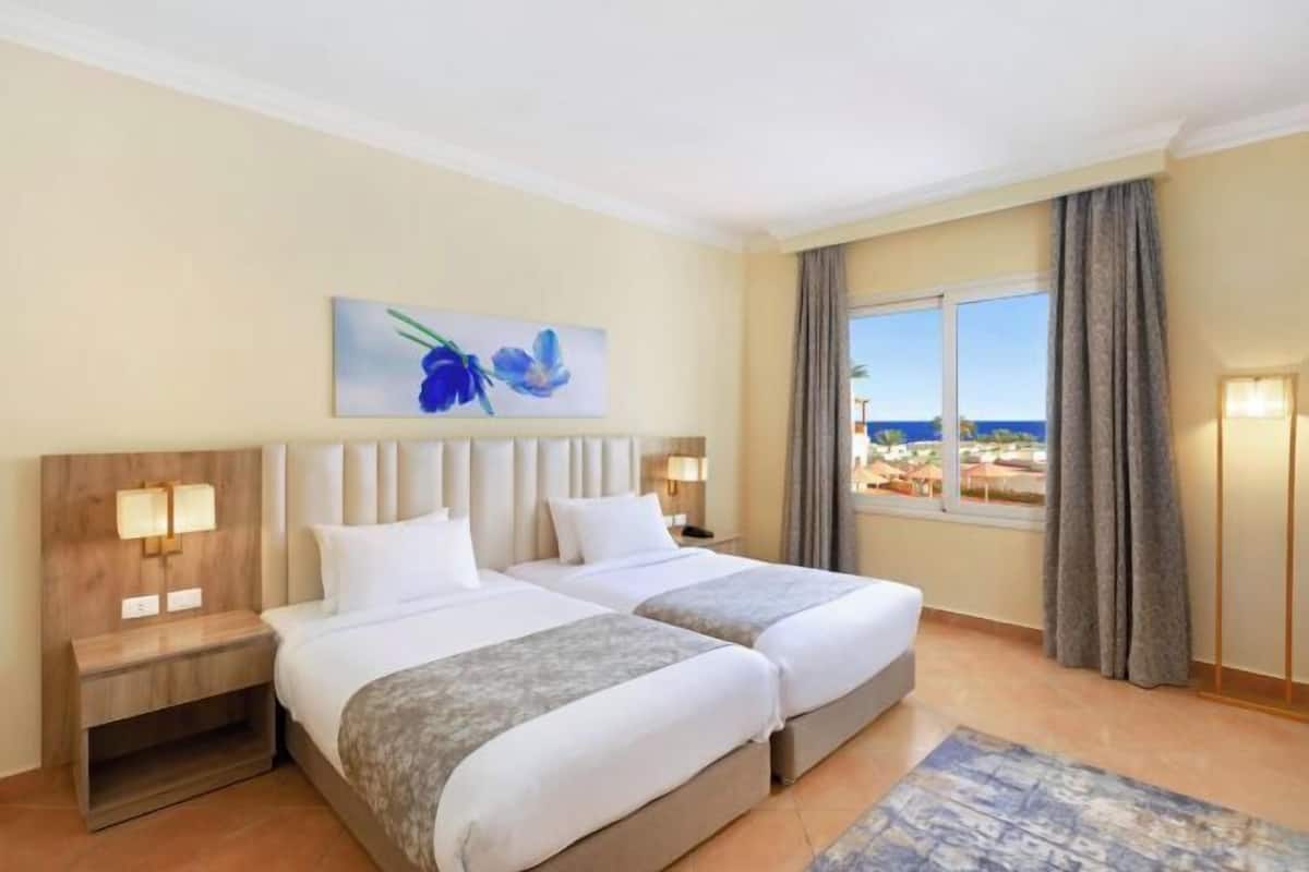 Minibar, in-room safe, desk, soundproofing