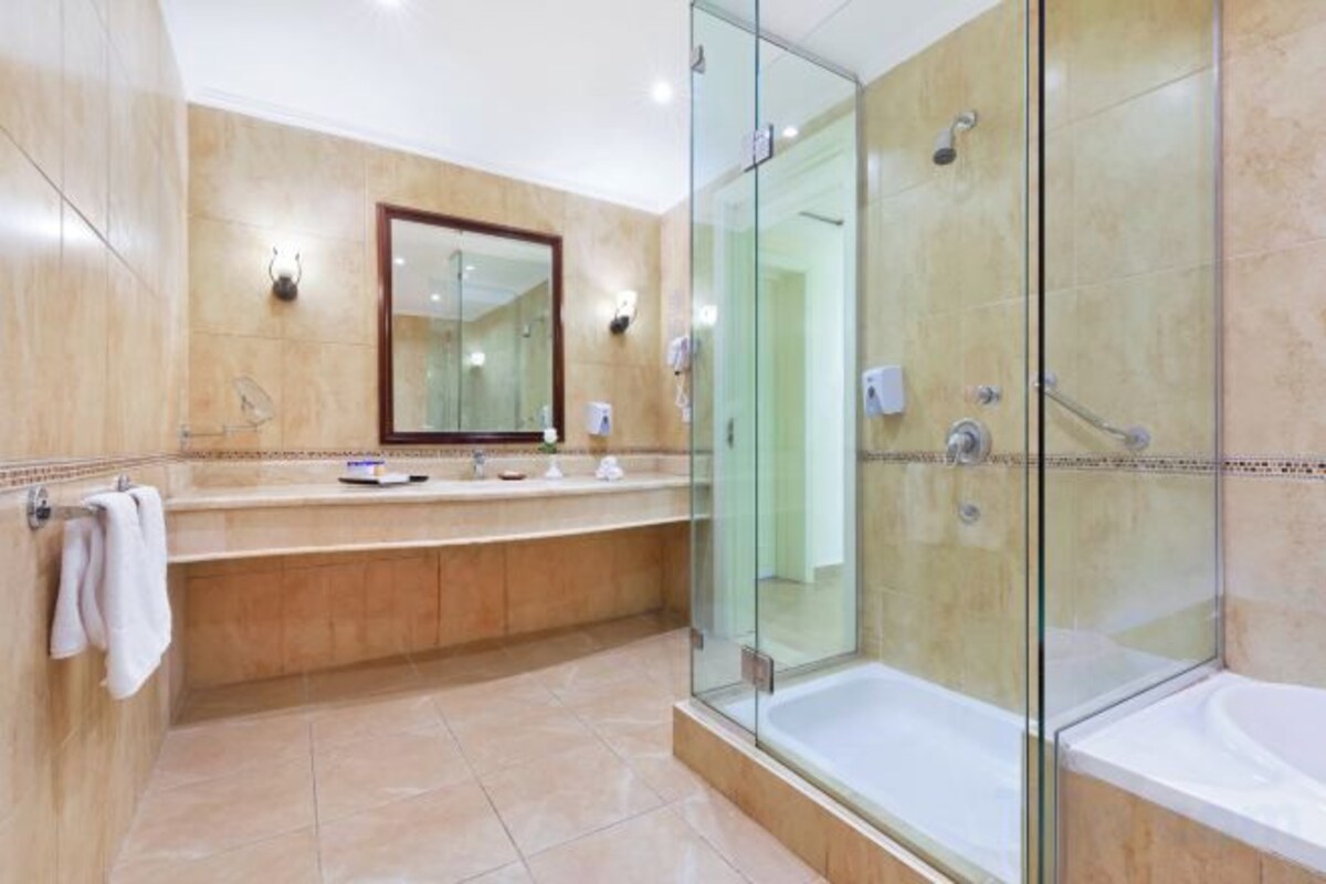 Bathroom | Shower, free toiletries, hair dryer, bidet