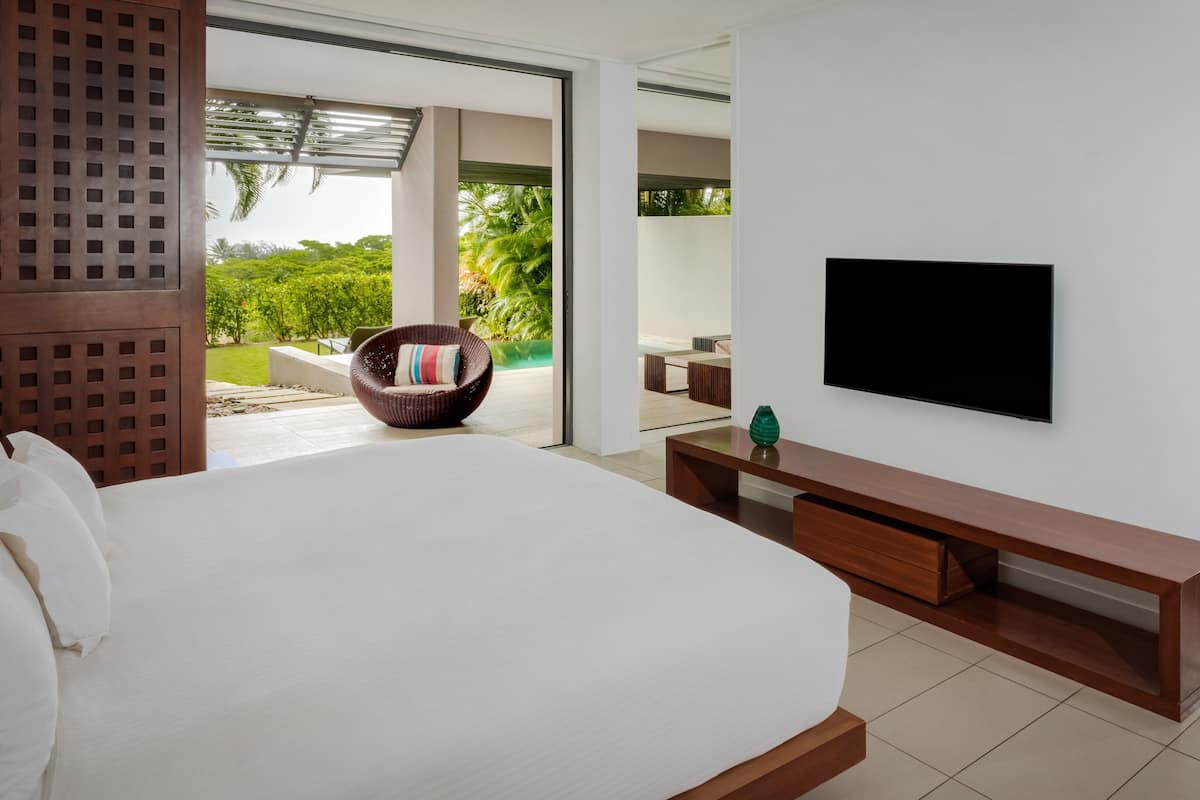 Sviitti, 1 makuuhuone, club-loungen käyttöoikeus (Plunge Pool) | 1 makuuhuone, ylelliset vuodevaatteet, minibaari, tallelokero huoneessa