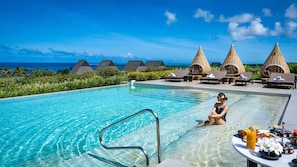 3 個室外泳池;07:00 至 18:00 開放;免費小屋、泳池傘