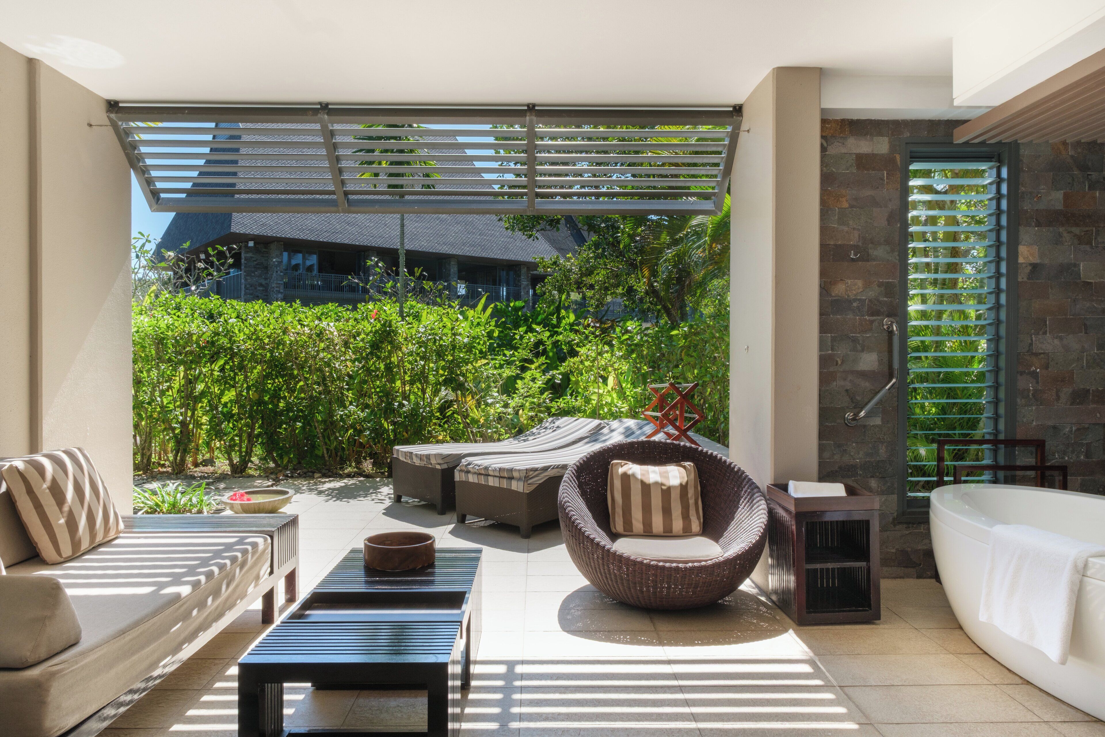 Rum - 2 dubbelsängar - utsikt mot trädgården (Beach Access) | Sängtillbehör av högsta kvalitet och minibar