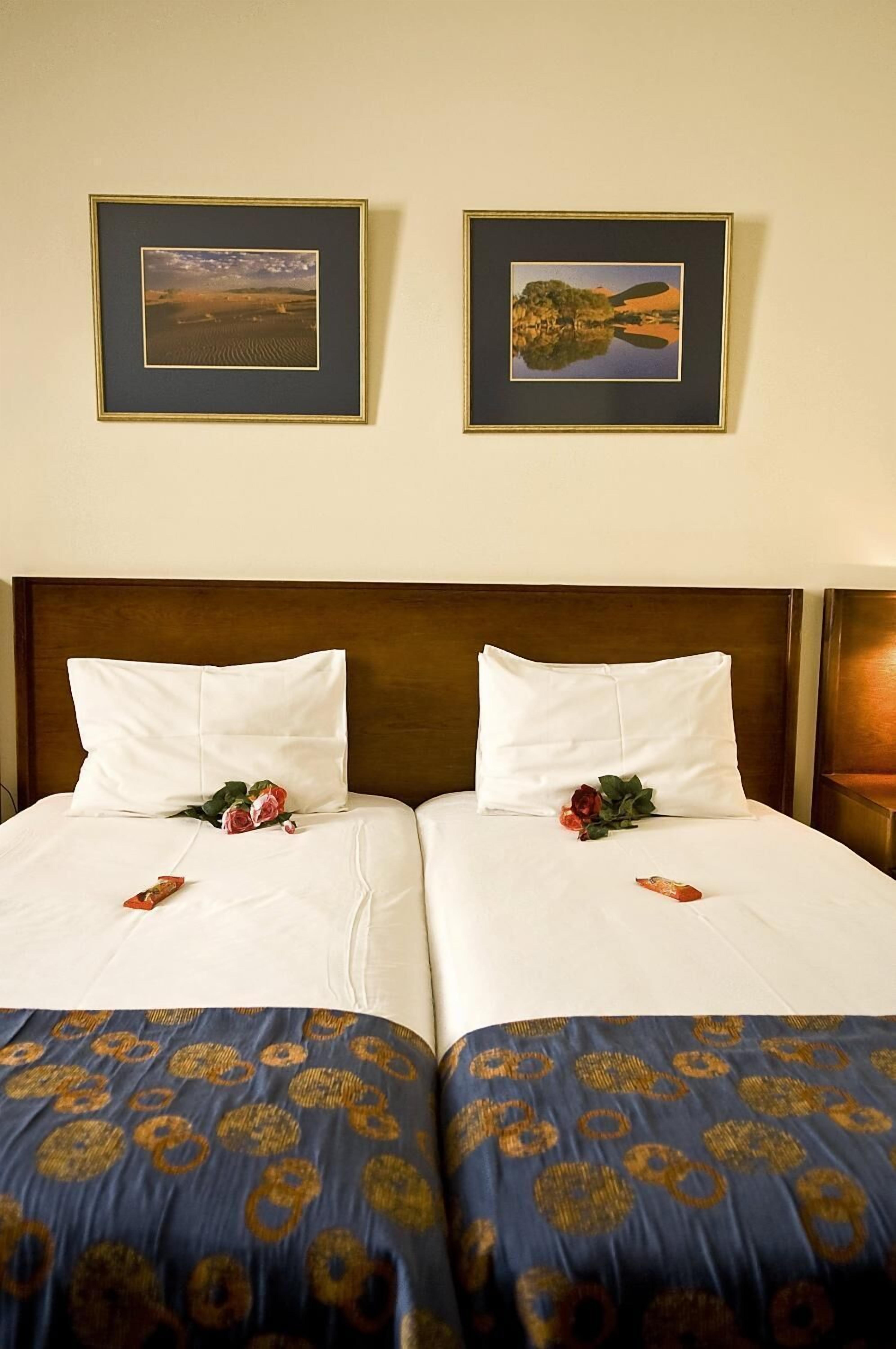 Hypo-allergenic bedding, minibar, in-room safe, desk