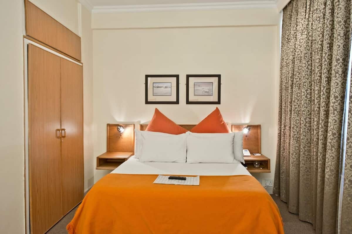 Hypo-allergenic bedding available, minibar, in-room safe, desk