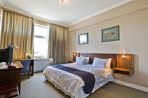 Ropa de cama hipoalergénica y minibar 