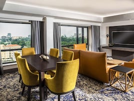 Premium bedding, minibar, in-room safe, desk
