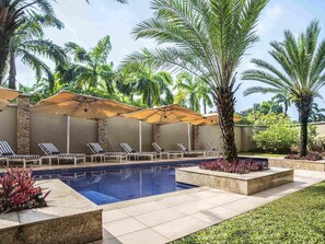 Breakfast, lunch, dinner served; international cuisine, alfresco dining 