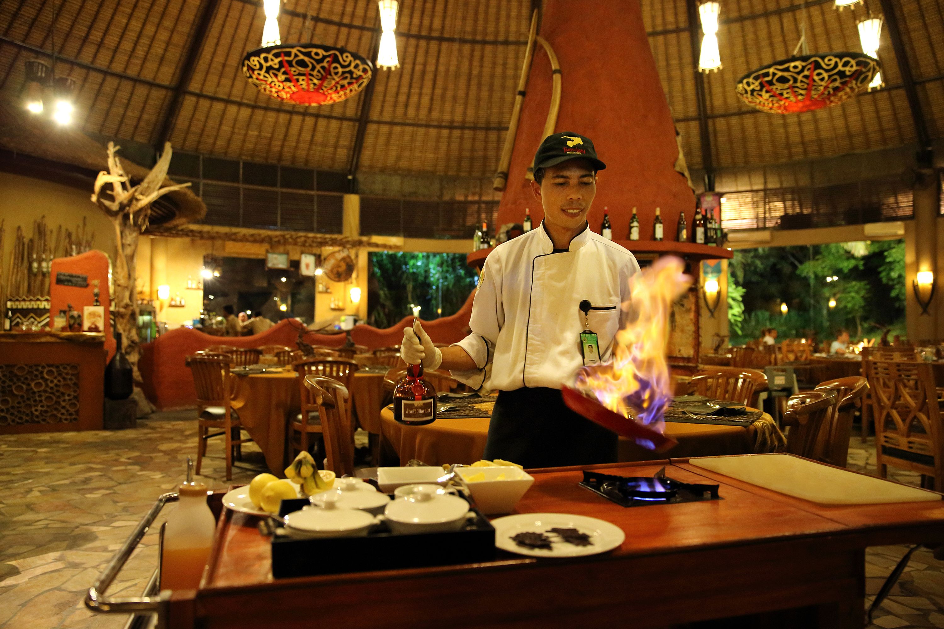 2 restaurants, breakfast, lunch, dinner served; african cuisine