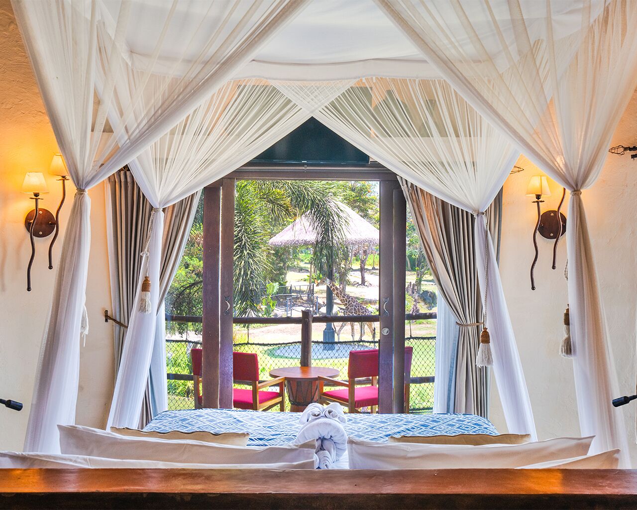 Twiga Deluxe Double Room + Marine Safari park | Minibaari, tallelokero huoneessa, yksilöllisesti sisustettu