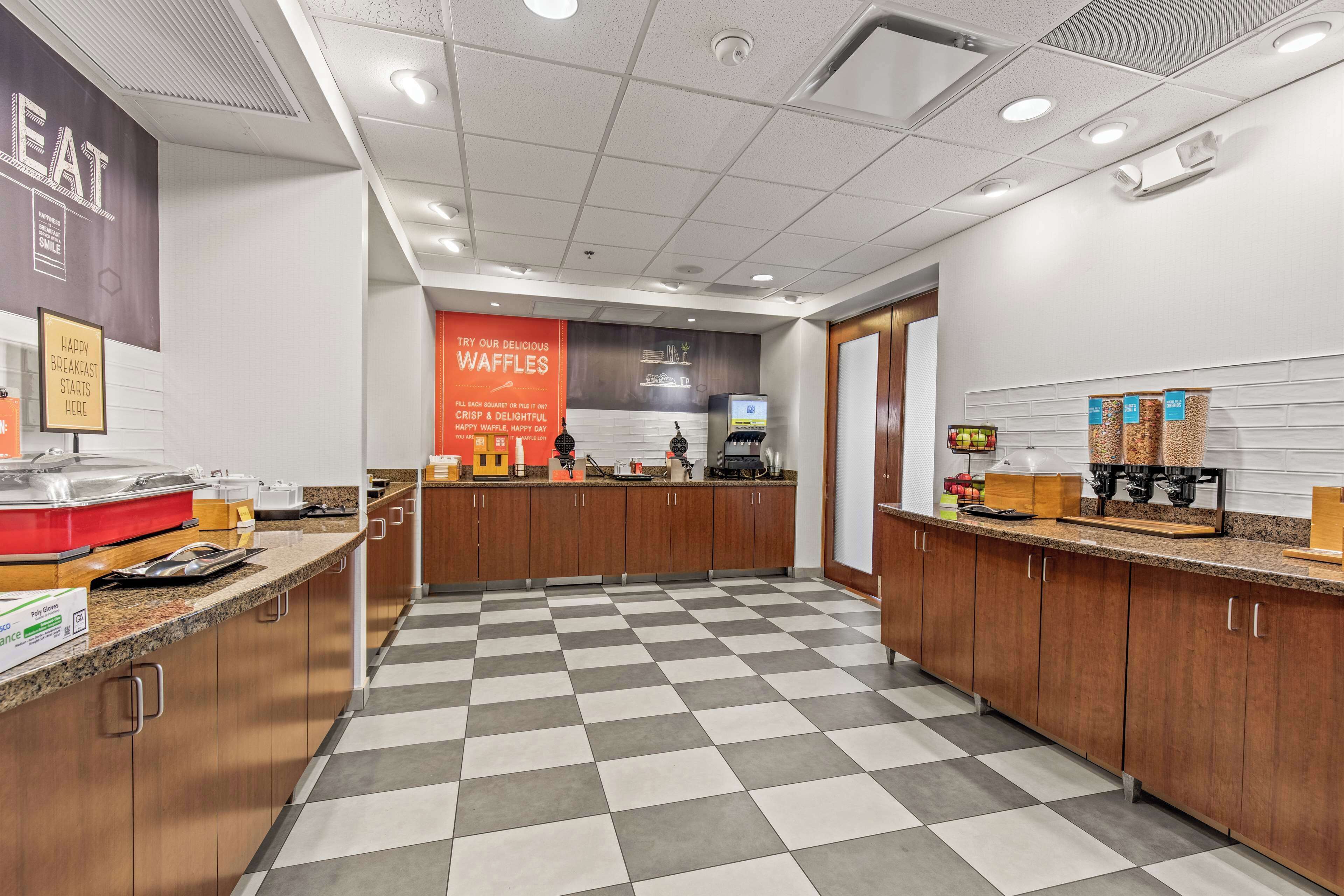 free daily breakfast