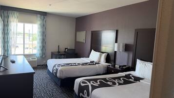 Premium bedding, in-room safe, desk, laptop workspace